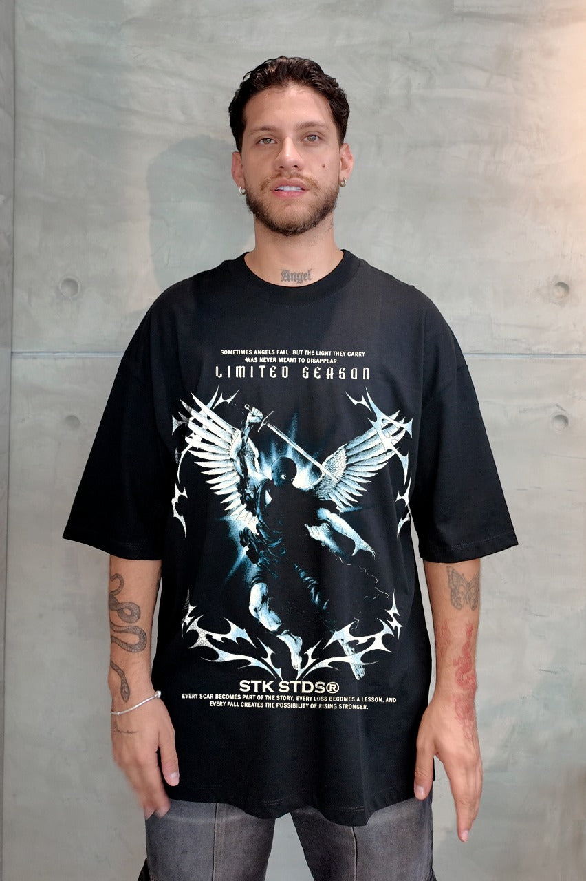 Oversize Negra Limited Season Alto Gramaje