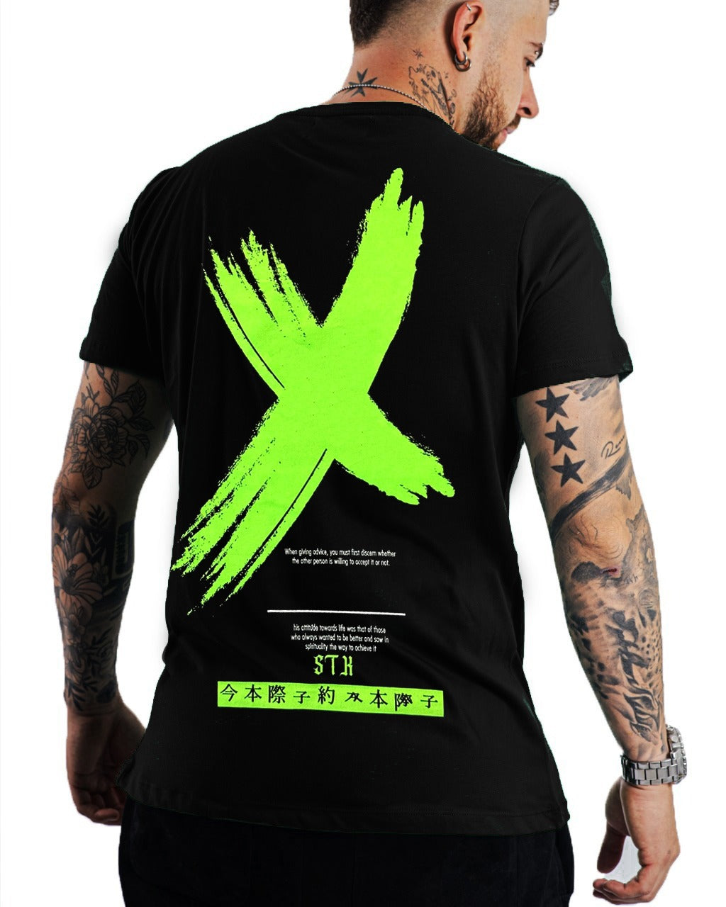 Camiseta Negra Letras chinas