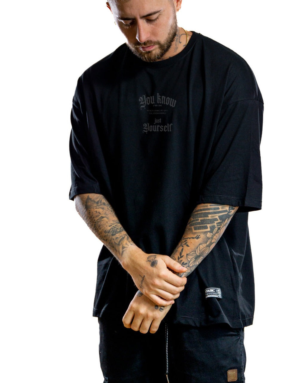 Oversize negra loveyourself tono a tono