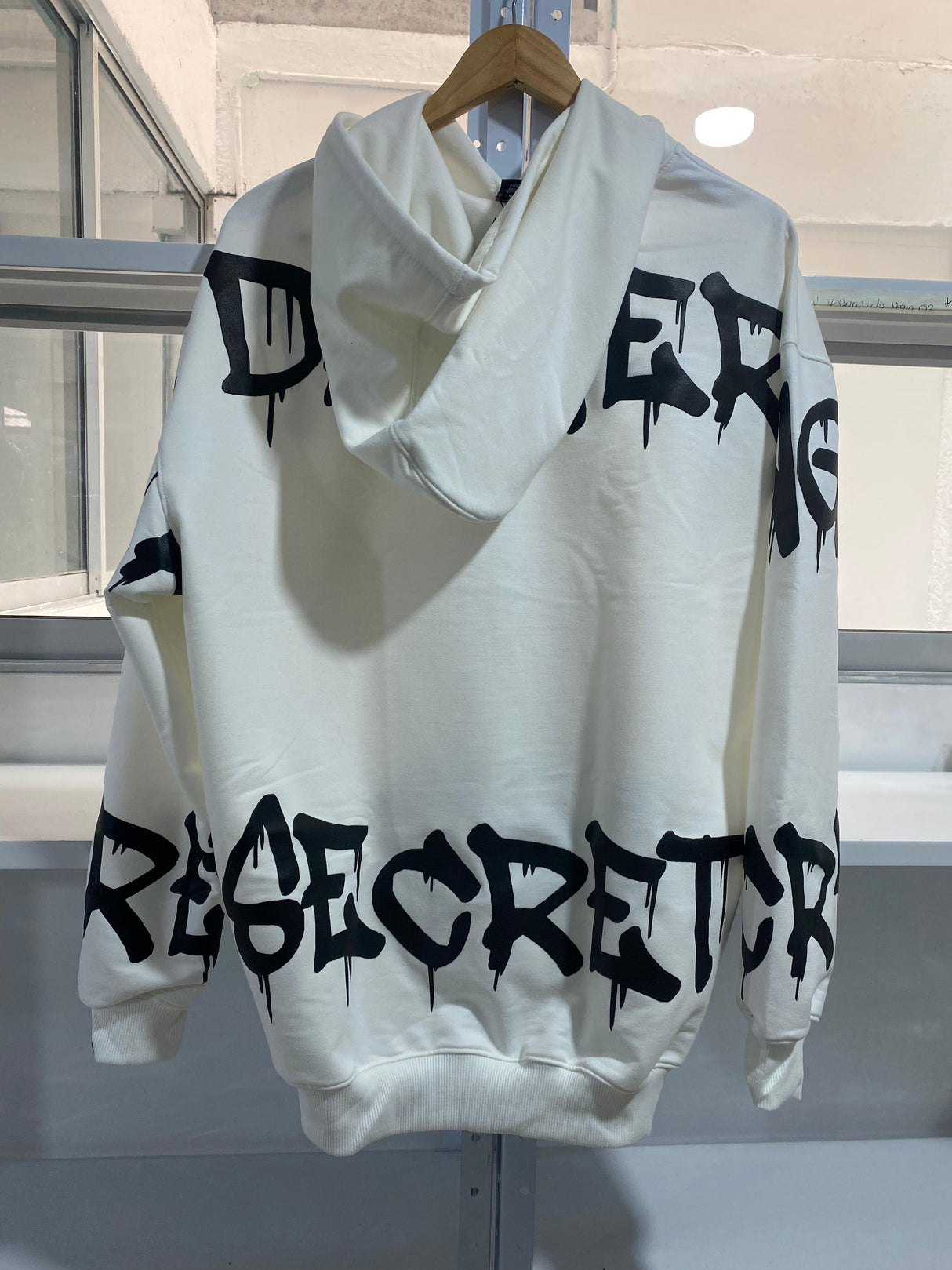 Buzo Capucha Blanco Secret