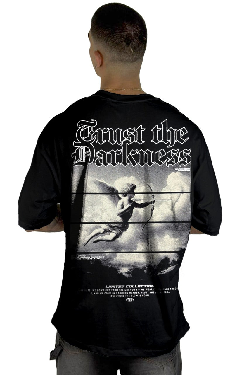 Oversize Negra Trust The Darkness Alto Gramaje