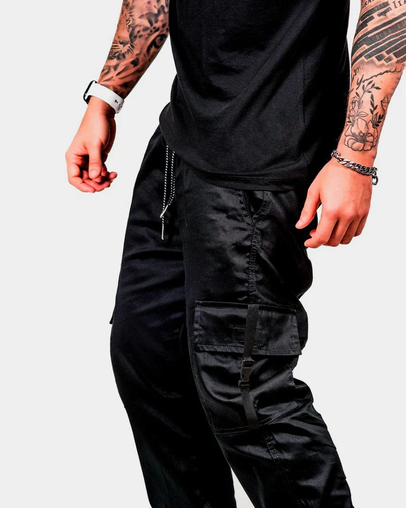 Jogger negro cargo bolsillos cinta