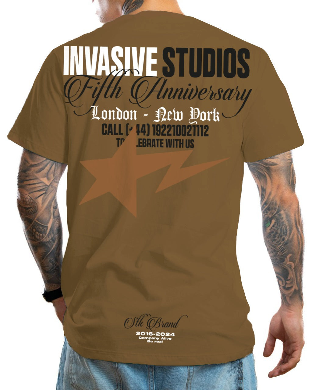 Camiseta cafe invasive studios