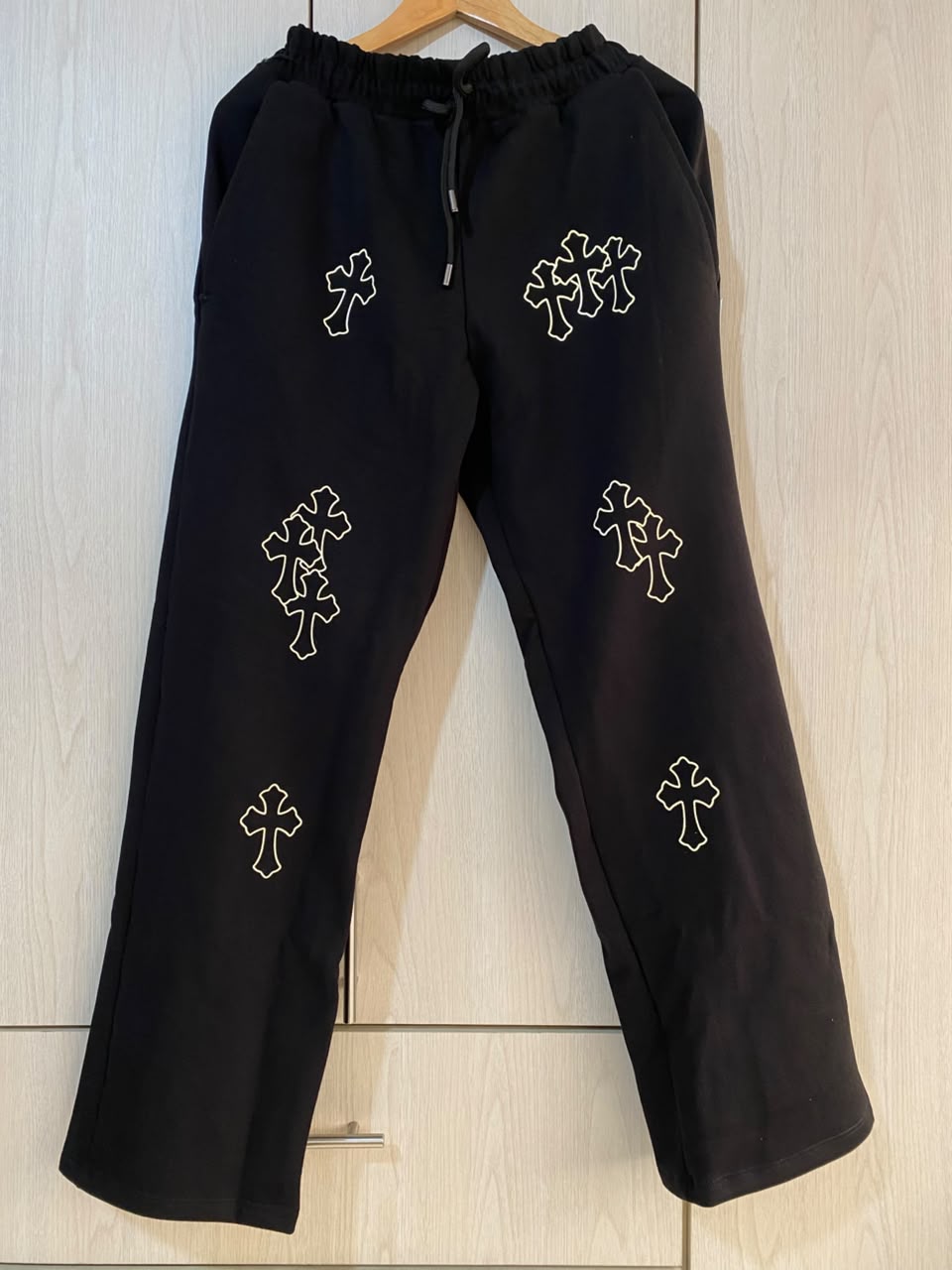 Sudadera Negra Cruz