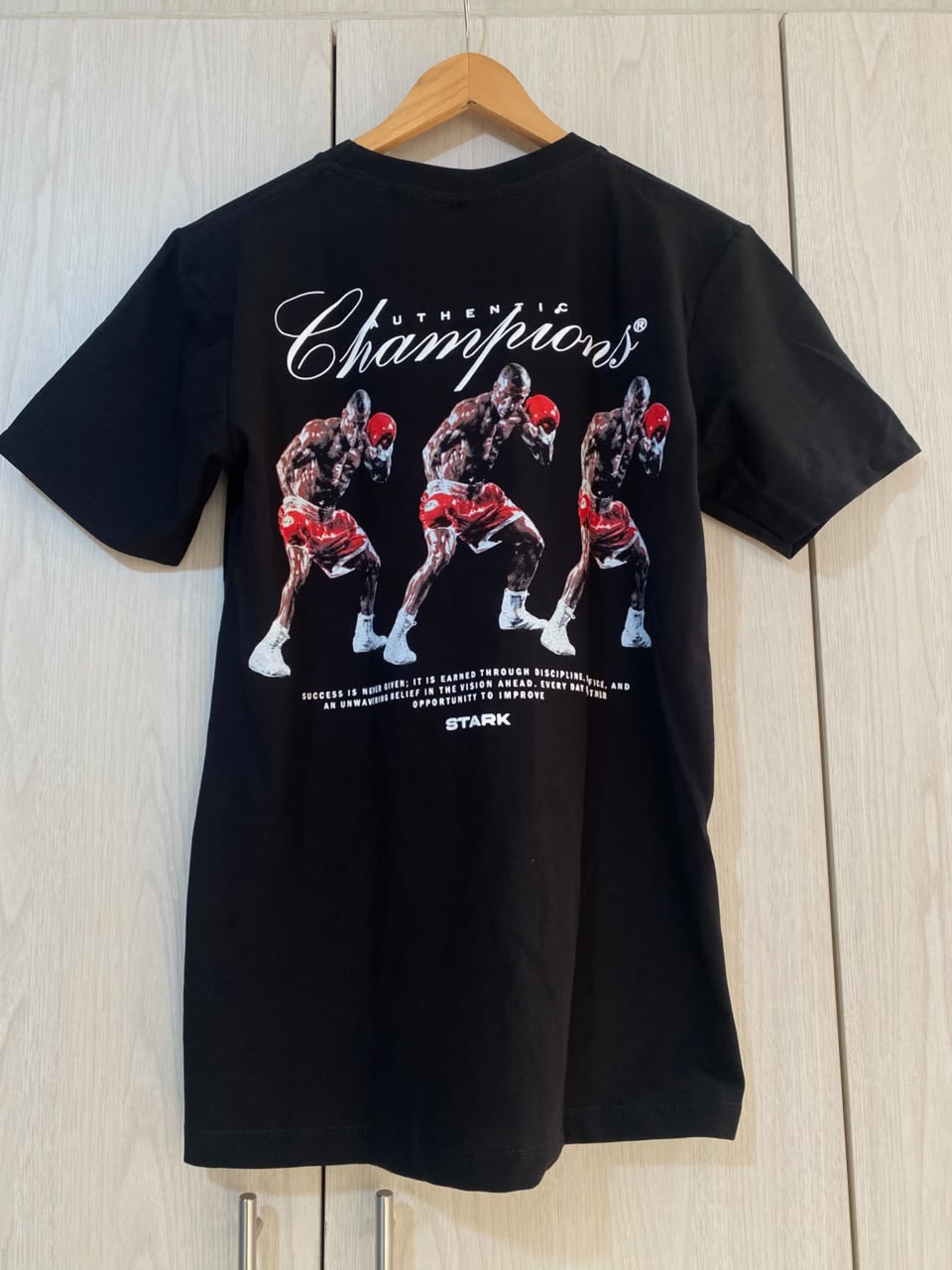 Camiseta Negra Champions Boxeo Alto Gramaje