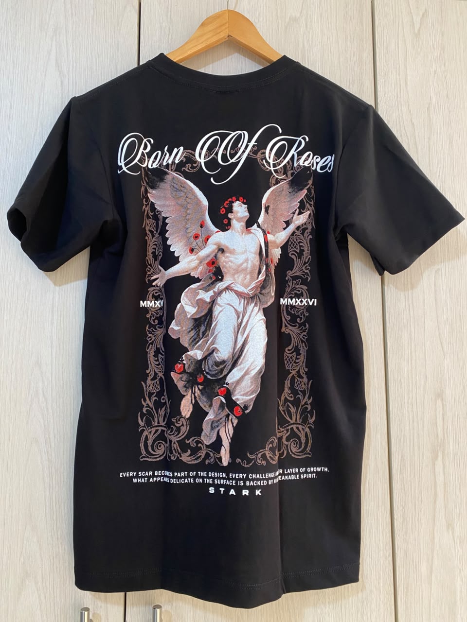 Camiseta Negra Born Of Roses Alto Gramaje
