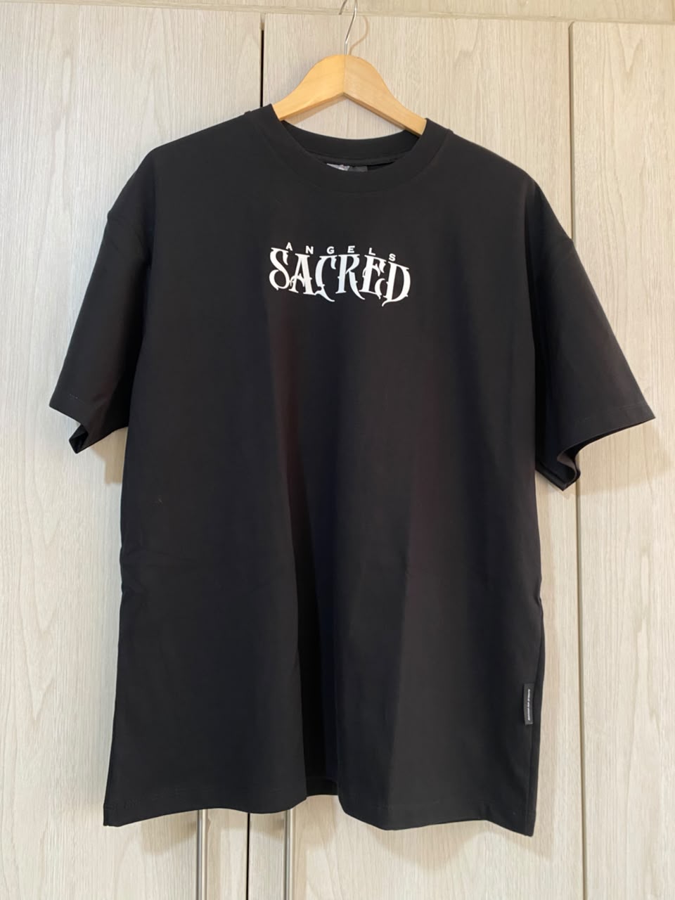 Oversize Negra Boy Angels Sacred Alto Gramaje