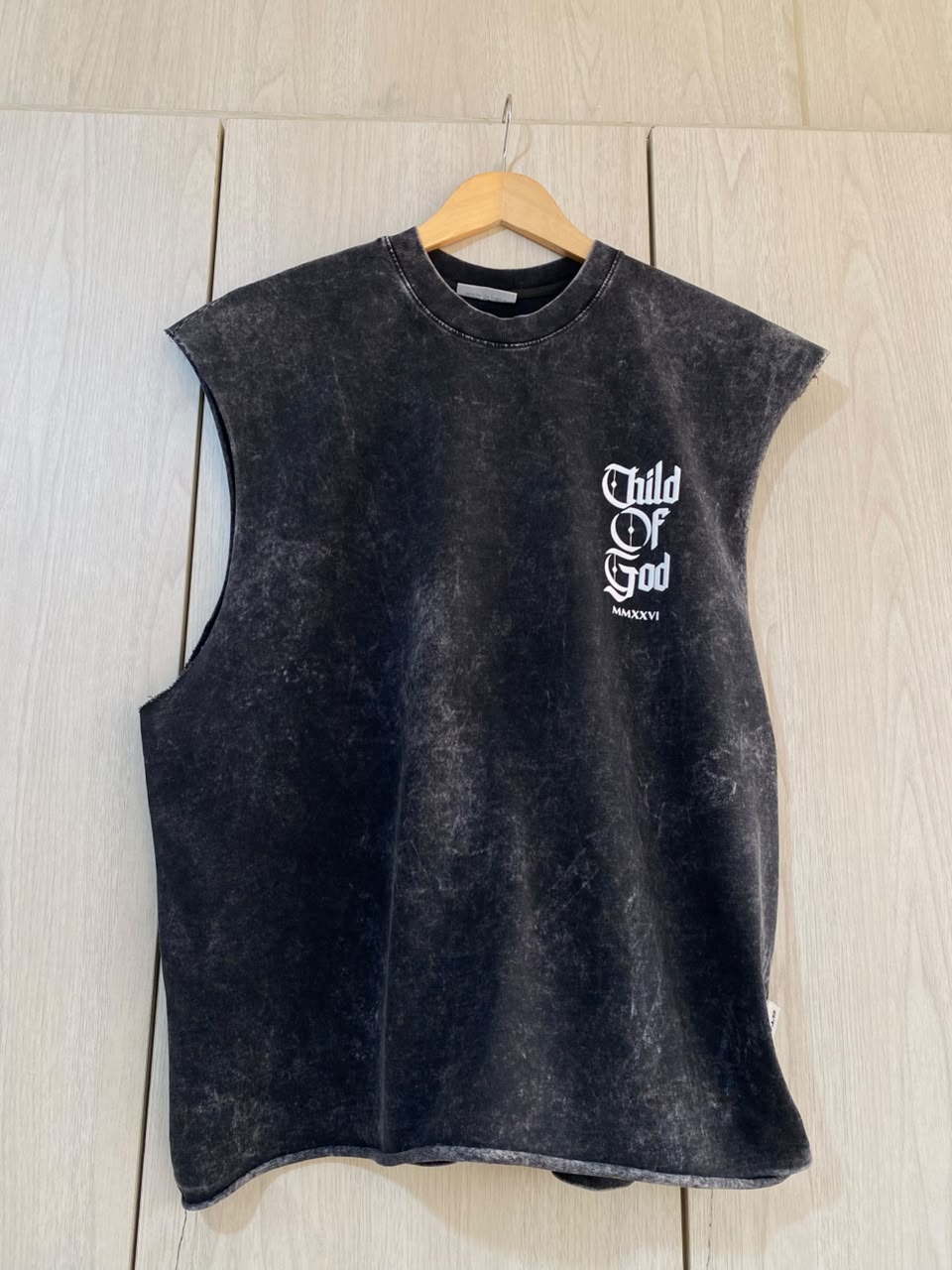 Camisilla sky Negro Child Of God Boxy Fit