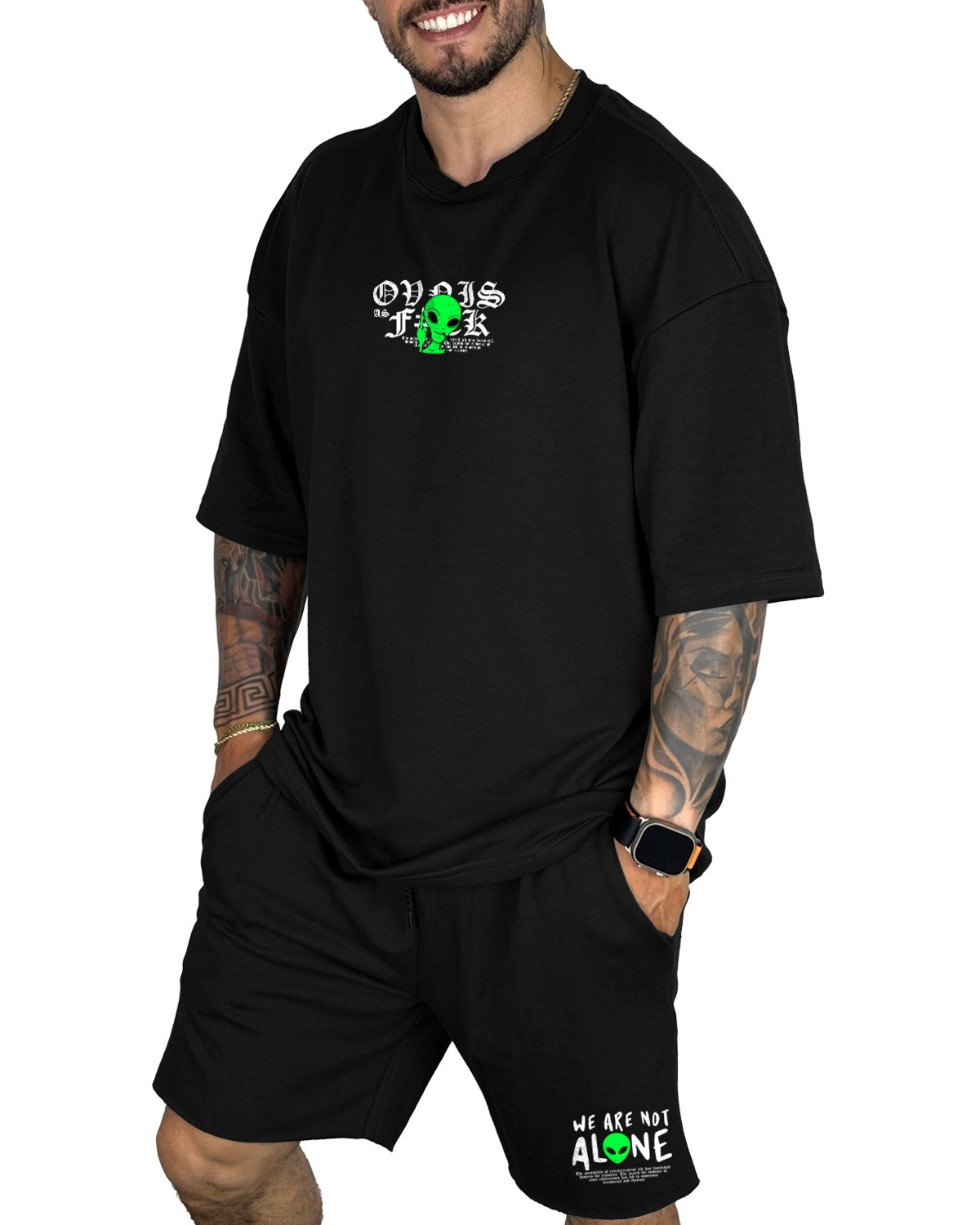 Conjunto Over Negro We Are Not Alone