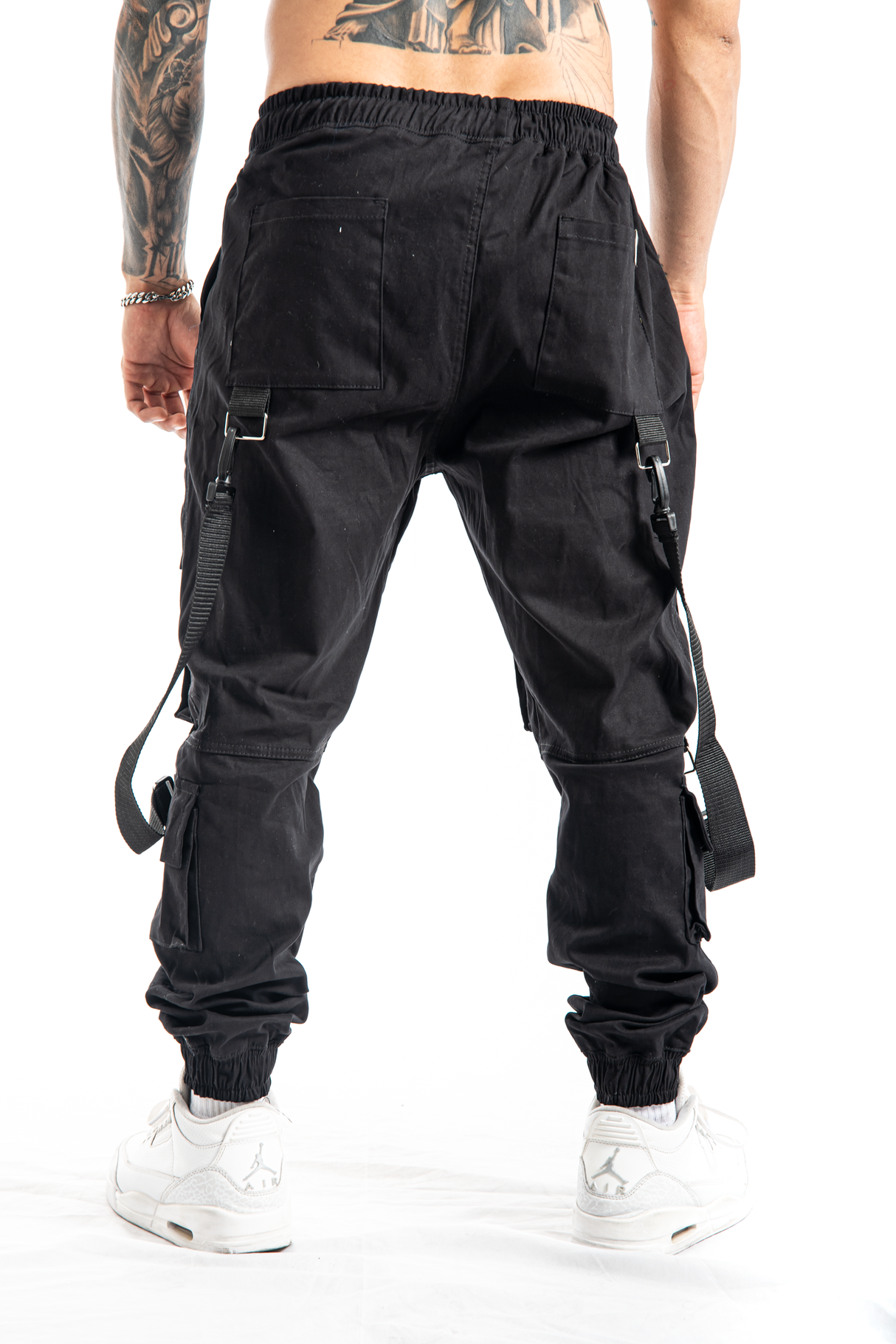 Jogger Negro 4 Bolsillos Tiras