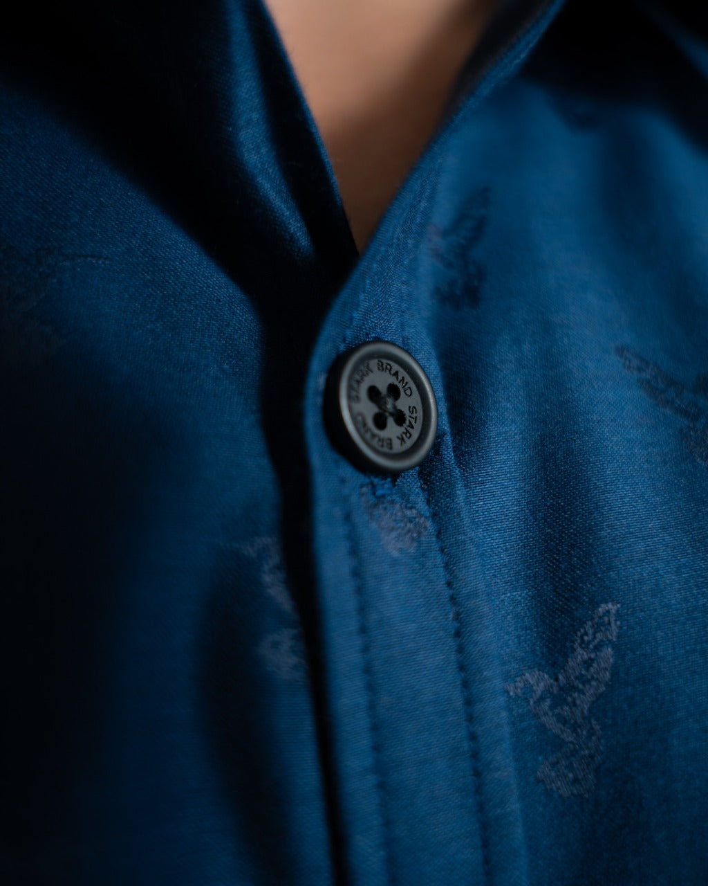 Camisa Azul Bordado - Stark Brand
