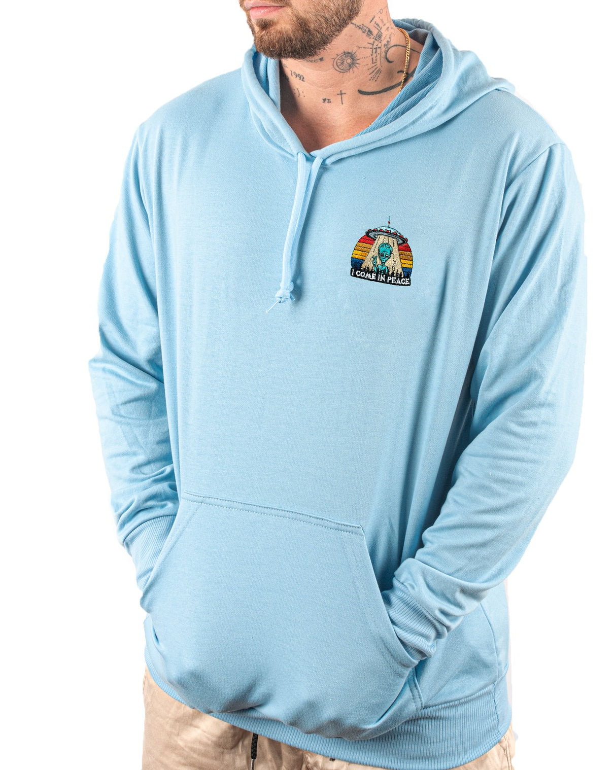 Buzo capucha cielo nave ovni