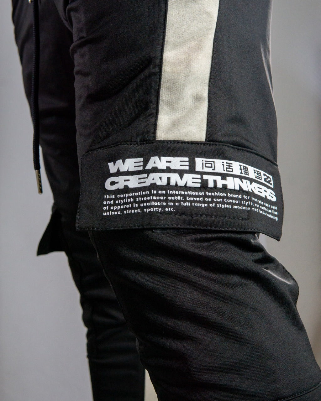 Jogger Negro cortes StK - Stark Brand