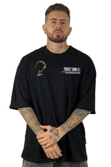 Oversize Negra Trust God Alto Gramaje