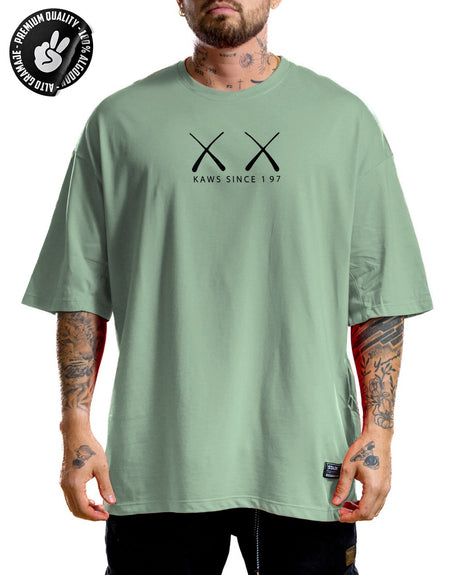 Oversize kaws verde alto gramaje