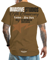 Camiseta cafe invasive studios