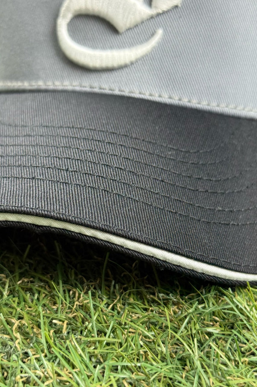 Gorra S Negra con Gris Deluxe