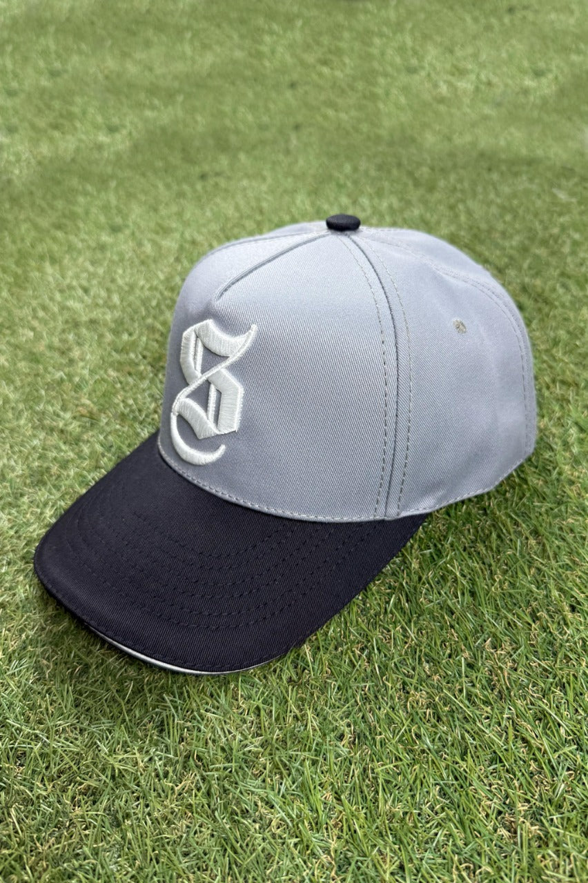 Gorra S Negra con Gris Deluxe
