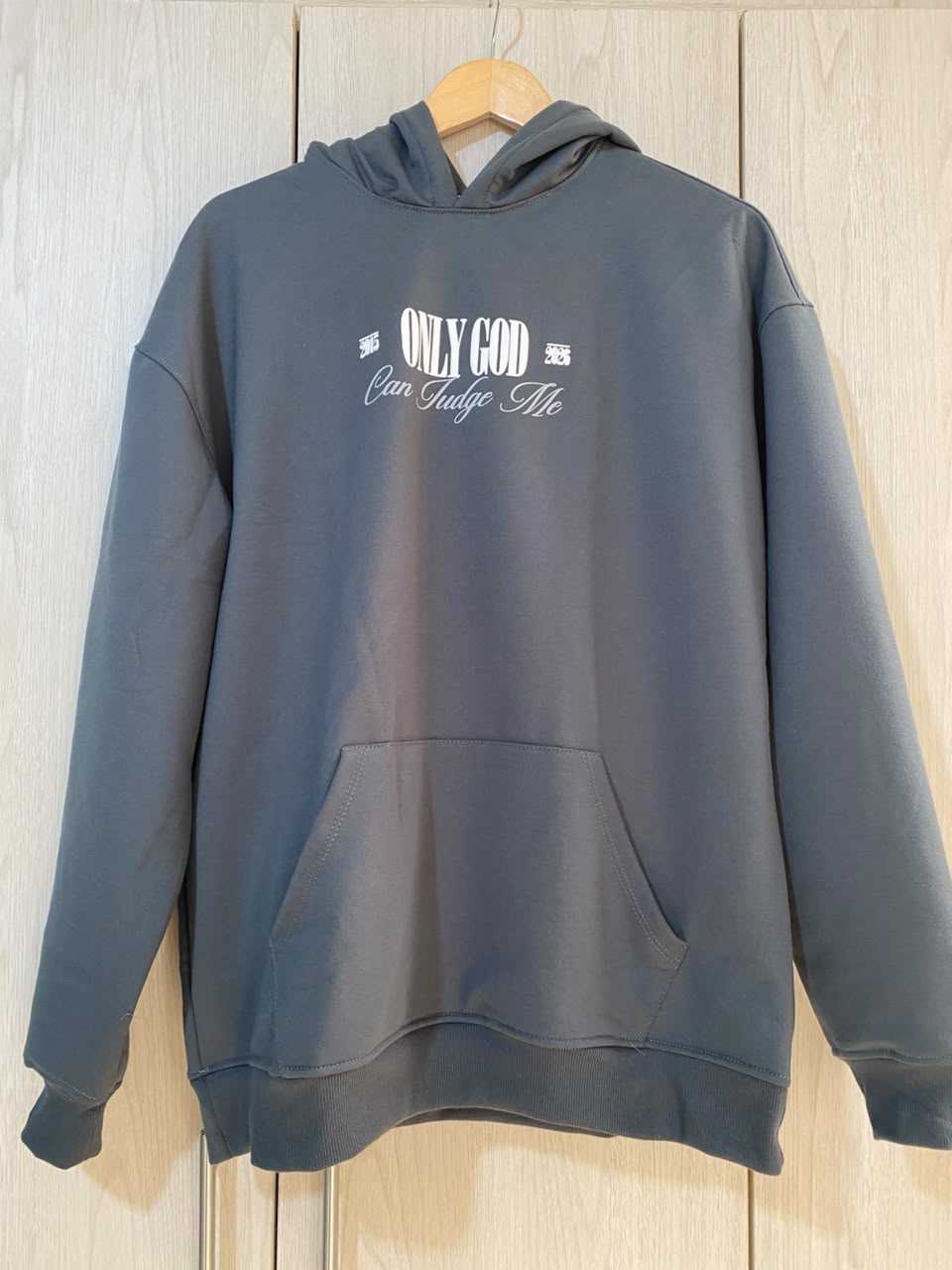 Buzo Capucha Gris  Only God