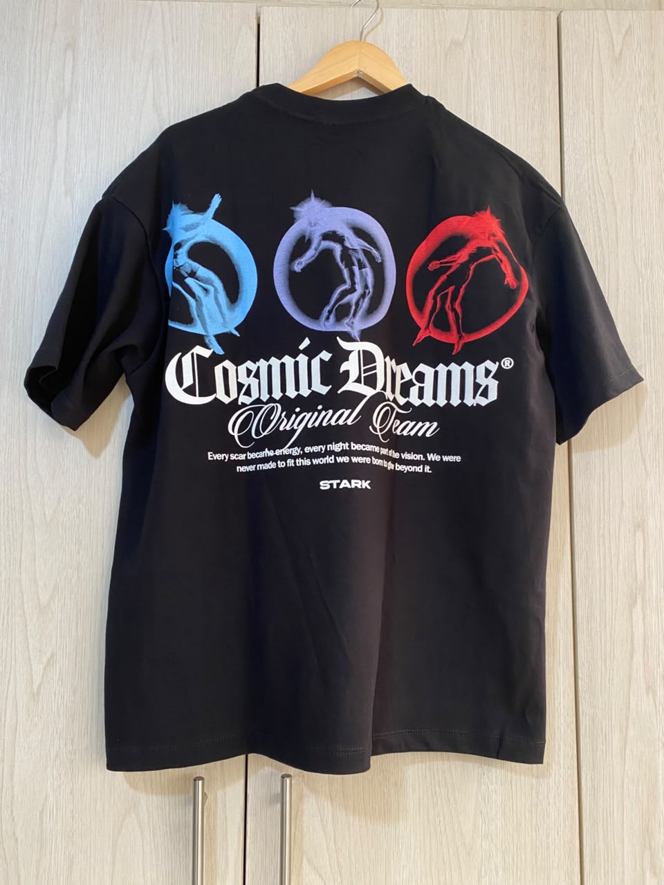 Oversize Negra Cosmic Dreams Alto Gramaje