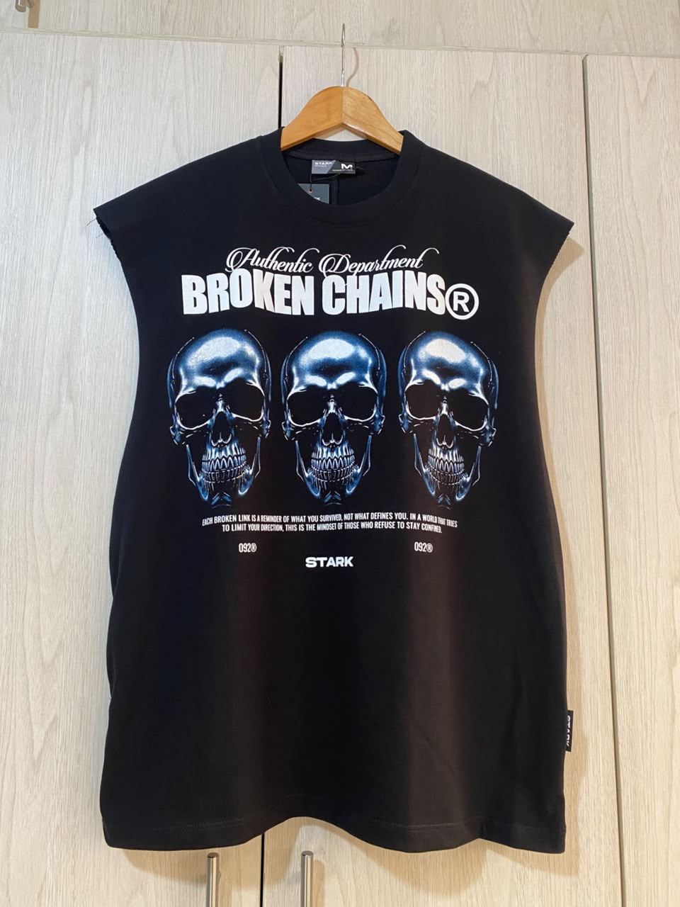 Camisilla Negra Broken Chains Alto Gramaje