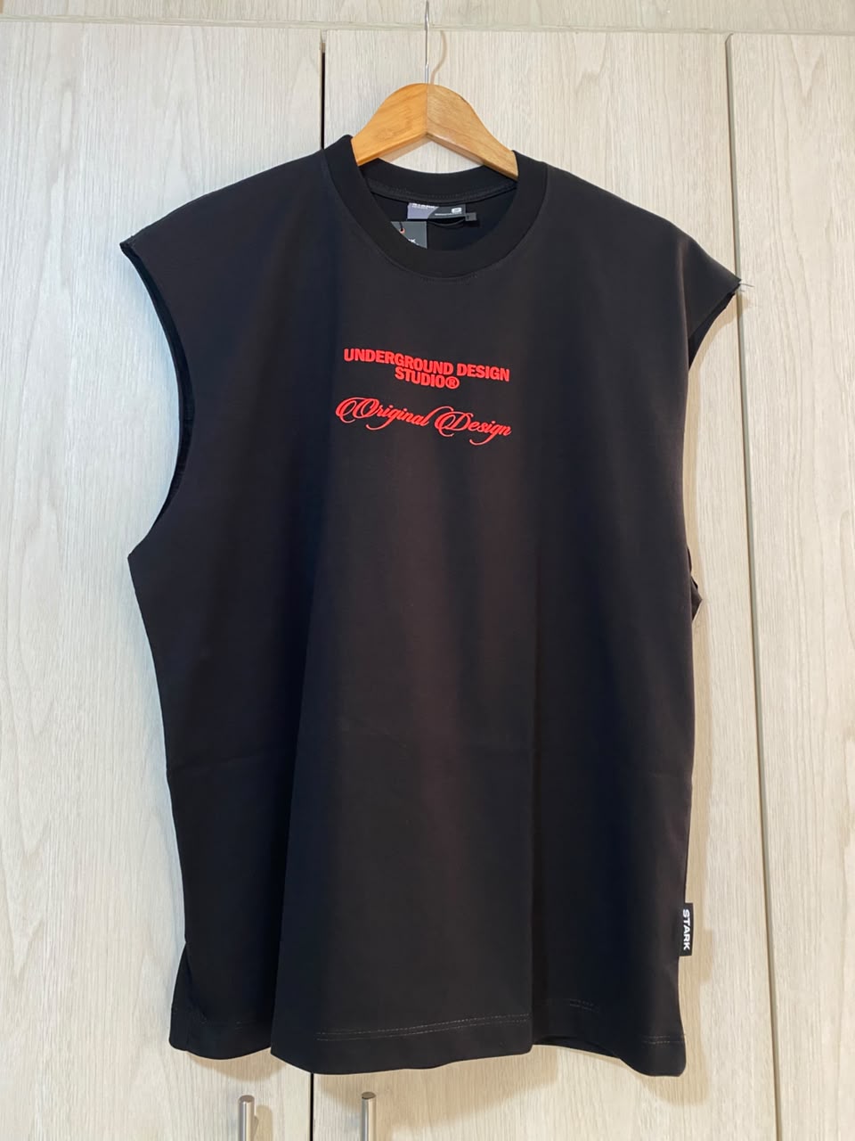 Camisilla Negra Underground Design Alto Gramaje