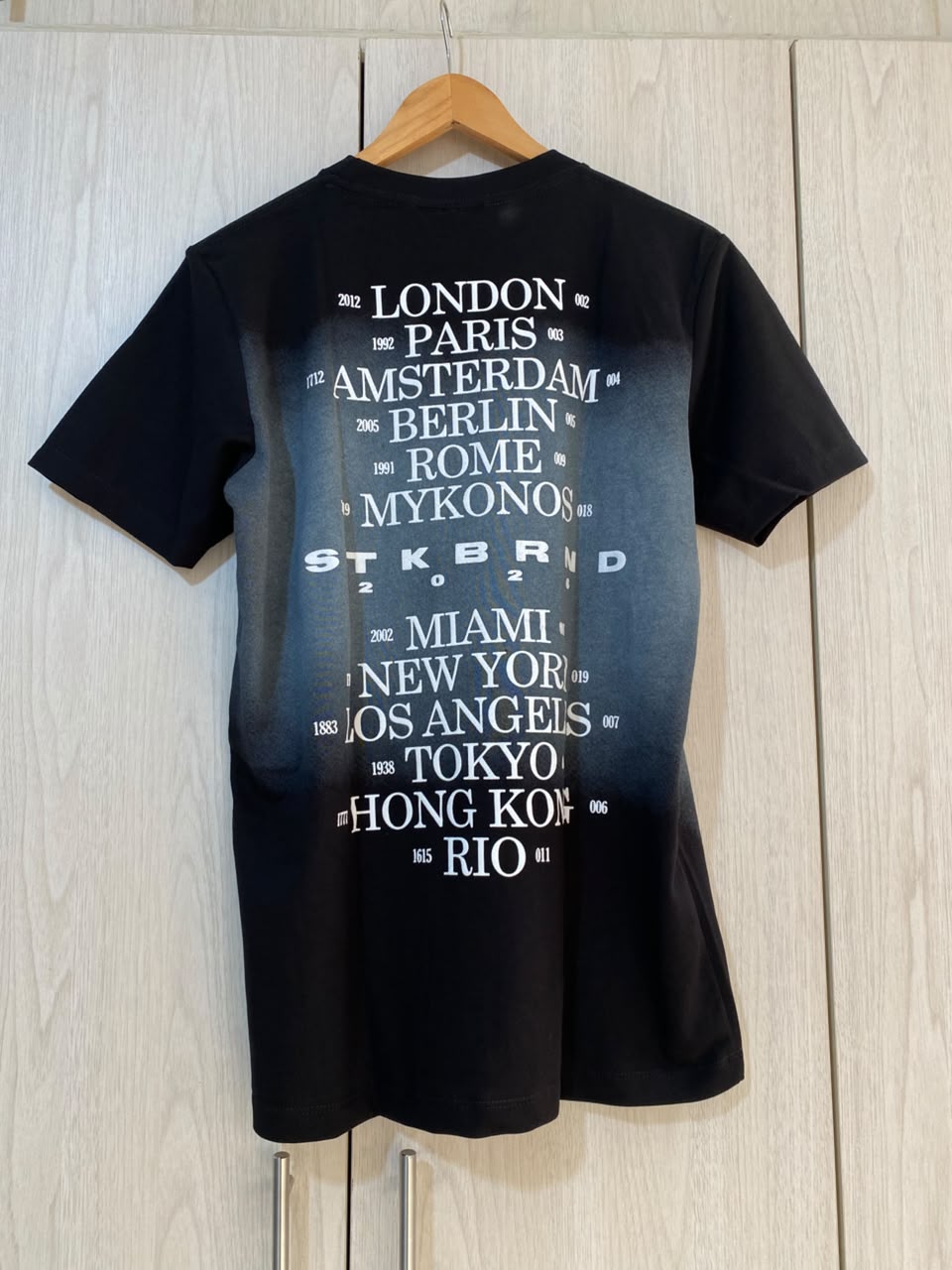 Camiseta Negra Ecosystem Humo Alto Gramaje
