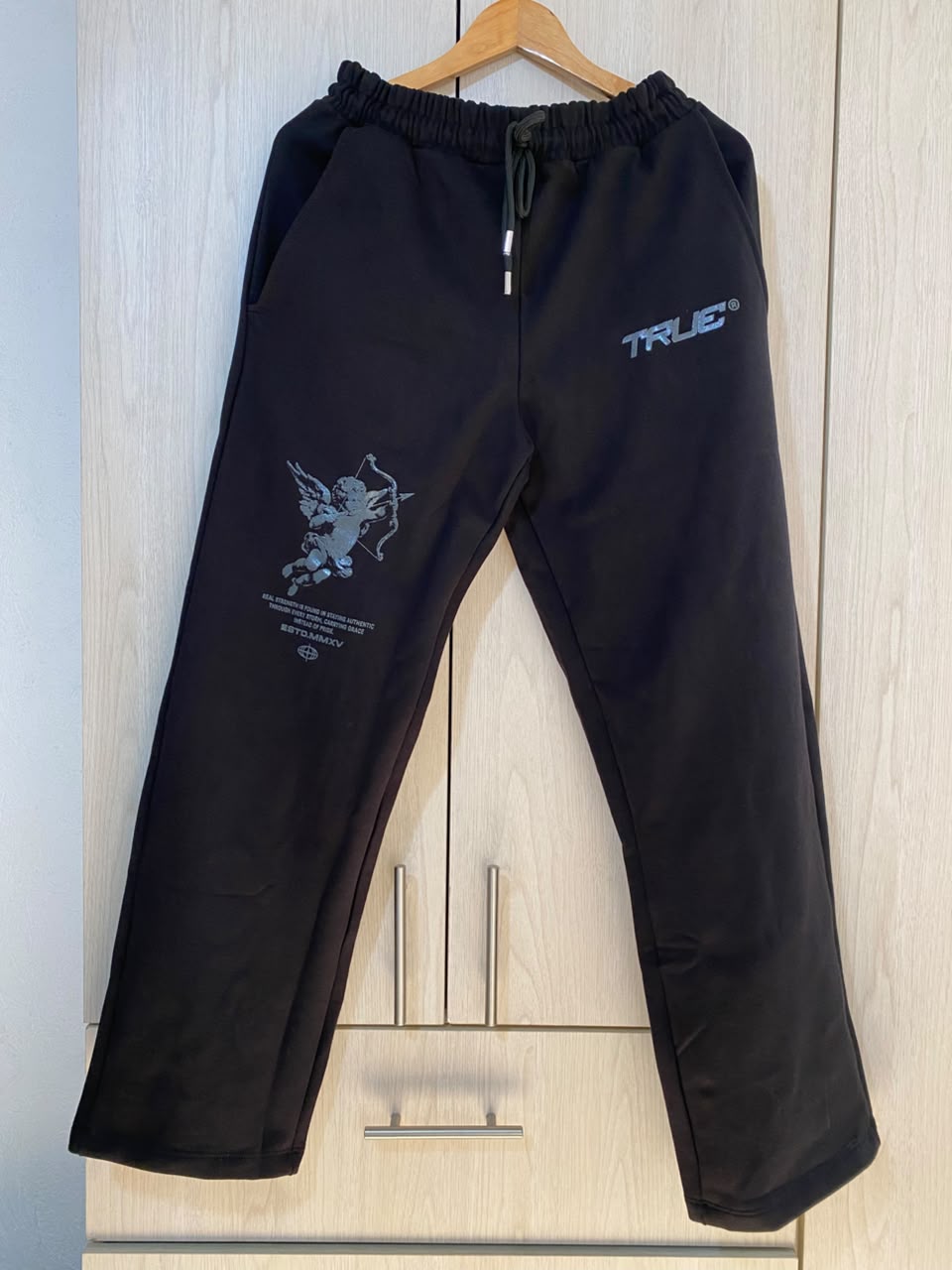 Sudadera Negra True Cupido