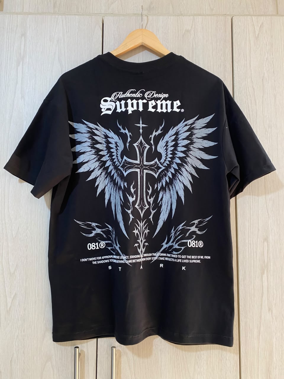Oversize Negra Supreme Cruz Alto Garmaje
