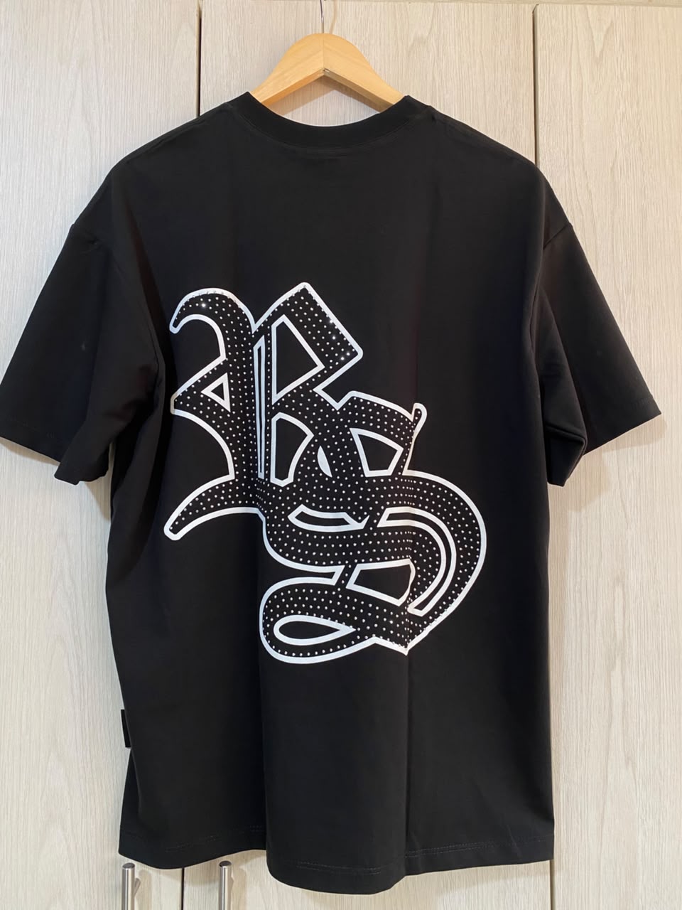 Oversize Negra Rebel Saints Pedreria Alto Gramaje