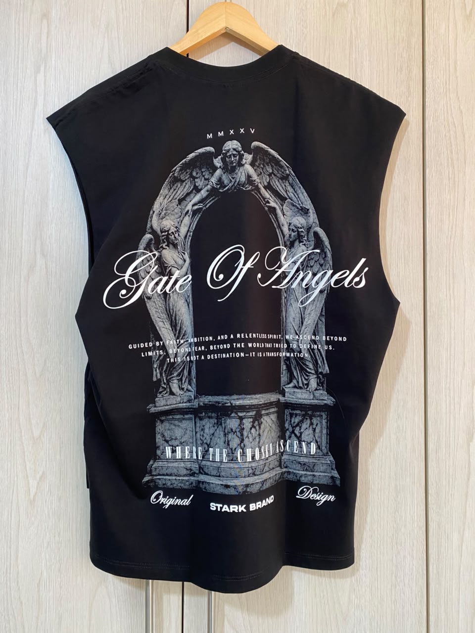 Camisilla Negra Gate Of Angels Alto Gramaje