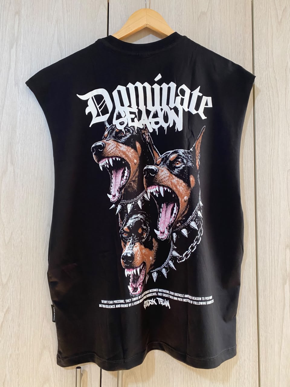 Camisilla Negra Dominate Season Dog Alto Gramaje