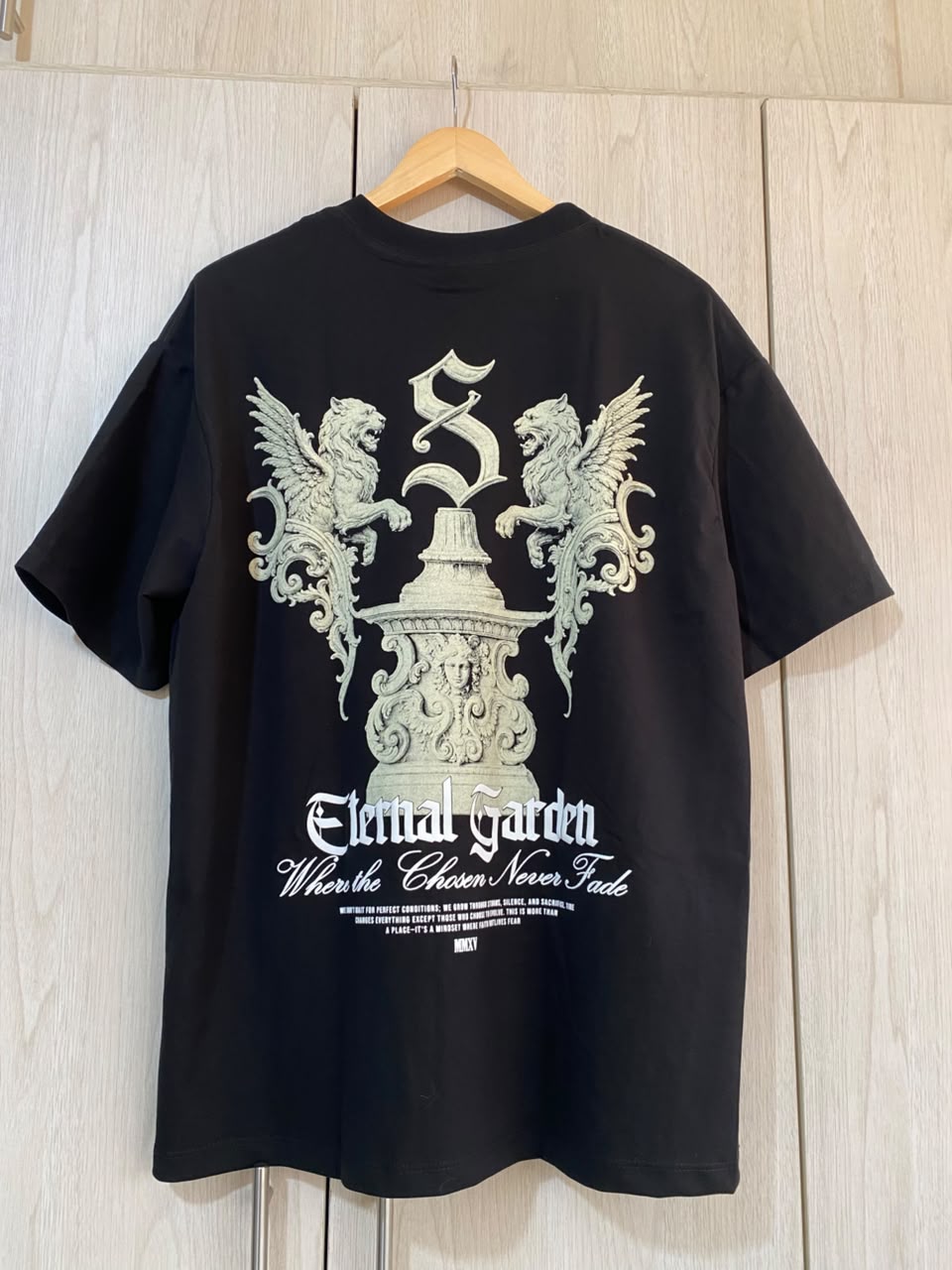 Oversize Negra Eternal Garden Alto Gramaje