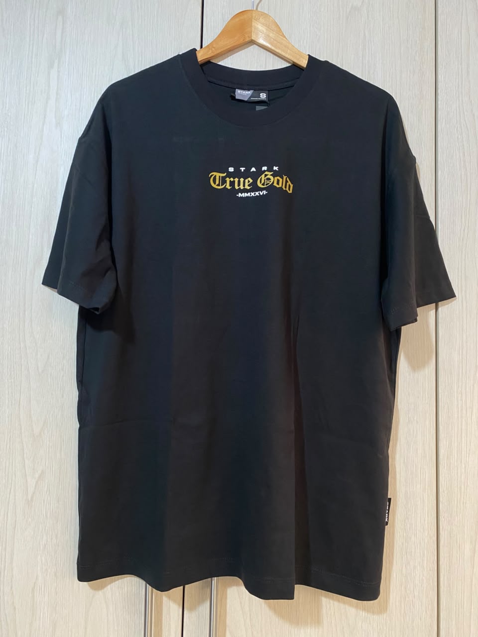Oversize Negra True Gold Alto Gramaje