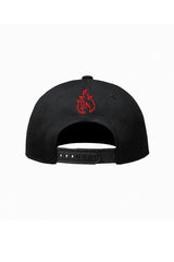 Gorra negra con rojo S fire