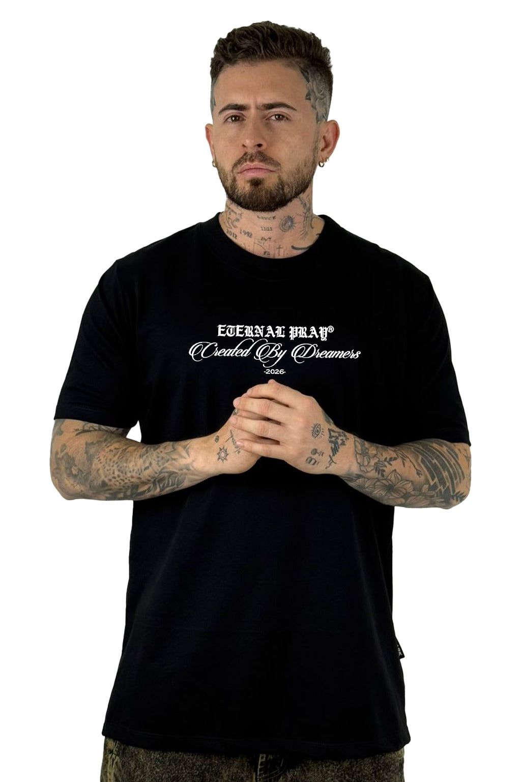 Camiseta Negra Eternal Pray Manos Alto Gramaje